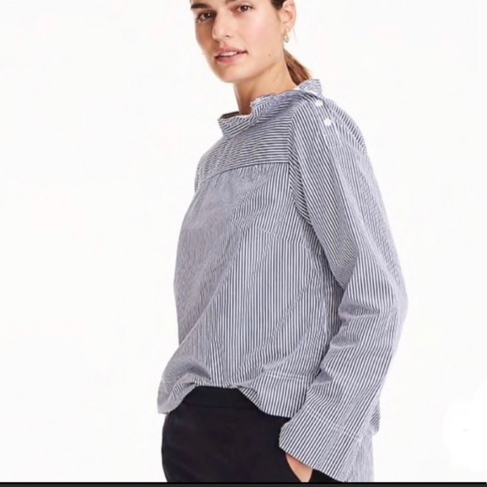 New J Crew Funnel Neck Top Size 2 NWOT